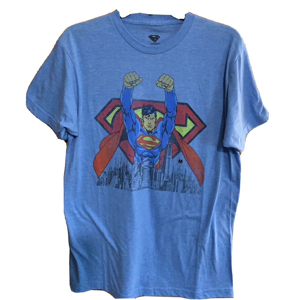 Superman Mens Flying Over Metropolis & Logo T-shirt Light Blue Medium  New